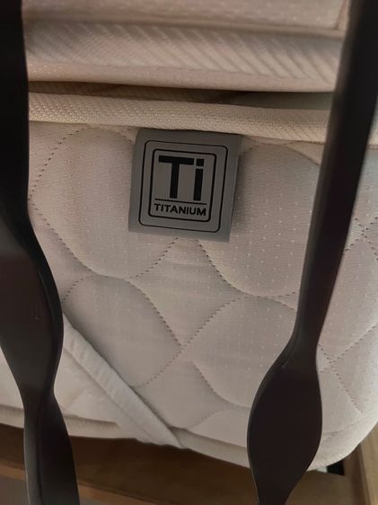 เตียงเหล็กแบรนด์Habitat พร้อมฟูก Sealy ขนาด 5ฟุต  รูปที่ 6