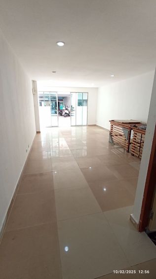 มีบางส่วน ร้านค้าใต้คอนโดรีเจ้นท์โฮม 1 พหลโยธิน 67 รูปที่ 2