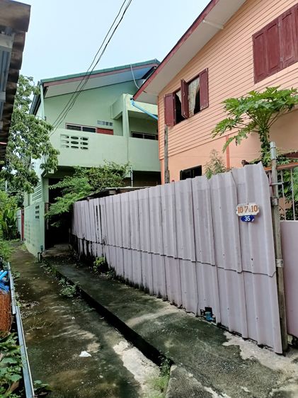 ห้องเช่าซอยวัดกำแพง ห้องสตูดิโอ มีพัดลม พร้อมเฟอร์นิเจอร์ มีห้องน้ำในตัว ซอยนครอินทร์ 3 แยก 2 ไม่มีที่จอดรถยนต์