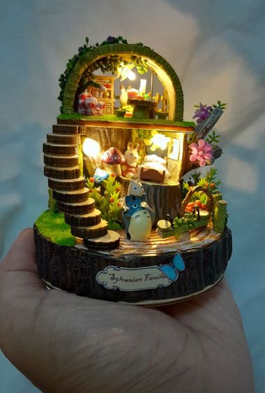 บ้านตุ๊กตาจิ๋วประกอบแล้ว พร้อมตั้งโชว์
 บ้านต้นไม้ กระต่าย Fantasy Forest