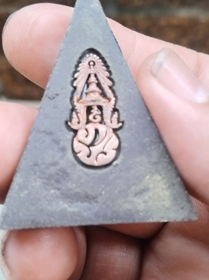 พระพุทธชินราช หลังภปร.เนื้อทองแดง ปี 2548 เนื้อผง ผสมผงจิตรลดาและเส้นพระเจ้าในหลว พระสวย สมบูรณ์ แท้ หายาก พิธีใหญ่มากๆ พร้อมกล่องเดิมๆ รูปที่ 3