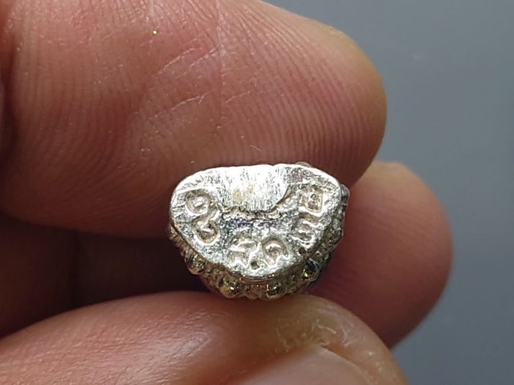 พระปิดตาสารพัดดี แช่น้ำมนต์ รุ่นพุทธคุณ เนื้อเงิน หลวงพ่อเกษม เขมโก สำนักสุสานไตรลักษณ์ ลำปาง ปี2538 พร้อมตลับเดิม รูปที่ 7