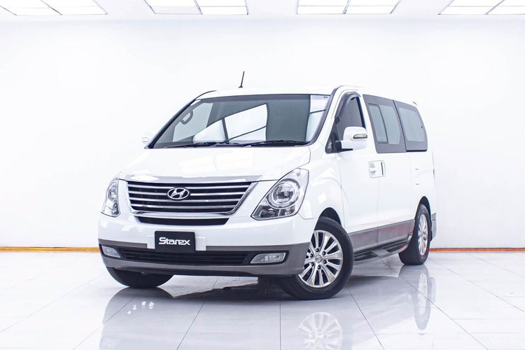 รถ Hyundai Grand Starex 2.5 VIP สี ขาว