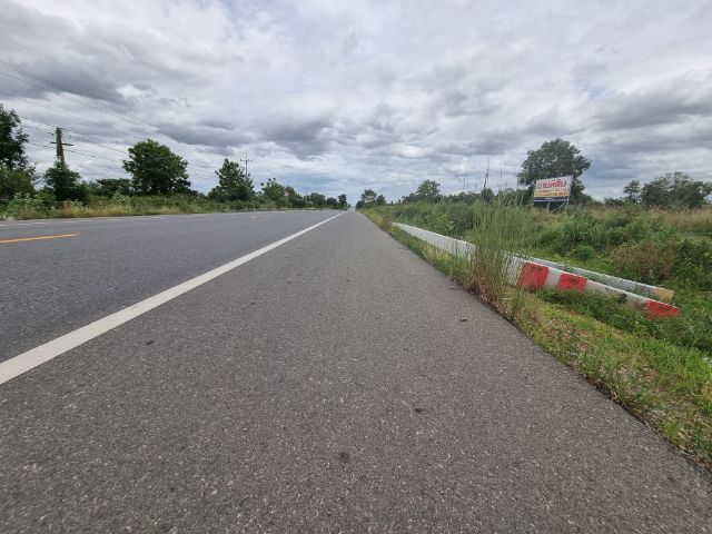 ที่สวยถมแล้ว​5 ไร่​2​งาน​สวยเด่นเห็นชัด ติด​ถนนใหญ่​สาย​หลัก​ใกล้ส่วนราชการ​สุข​เดือน​ห้า​ใกล้​ทะเล​ชัยนาท​มี​ คนรอขอเช่าทำธุรกิจ​