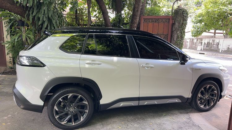 Toyota Corolla Cross 2022 1.8 Hybrid Premium Safety GR Sport Utility-car ไฮบริด เกียร์อัตโนมัติ ขาว รูปที่ 2