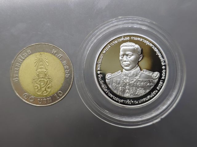 เหรียญกรมหลวงชุมพร เขตอุดมศักดิ์ เนื้อเงิน ที่ระลึกพิธีสร้างอนุสาวรีย์ ณ แหลมสนอ่อน จ.สงขลา ปี 2536 พร้อมกล่องหนัง รูปที่ 5