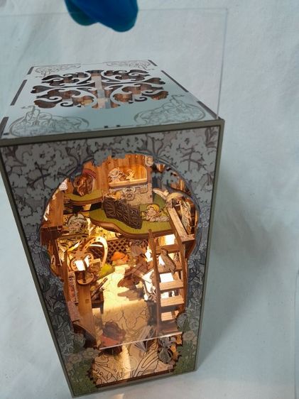 บ้านตุ๊กตาประกอบแล้ว เป็นที่กั้นหนังสือได้

Elven Paradise พร้อมตั้งโชว์ booknook รูปที่ 2