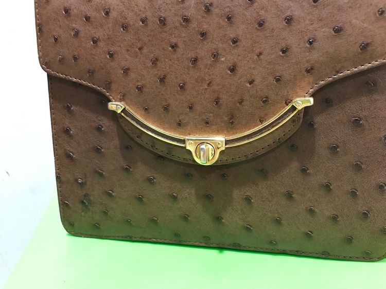 ลดราคา Lorenzi กระเป๋าถือ มีสายยาว หนังนกกระจอกเทศแท้ ยังไม่เคยใช้งาน รูปที่ 4