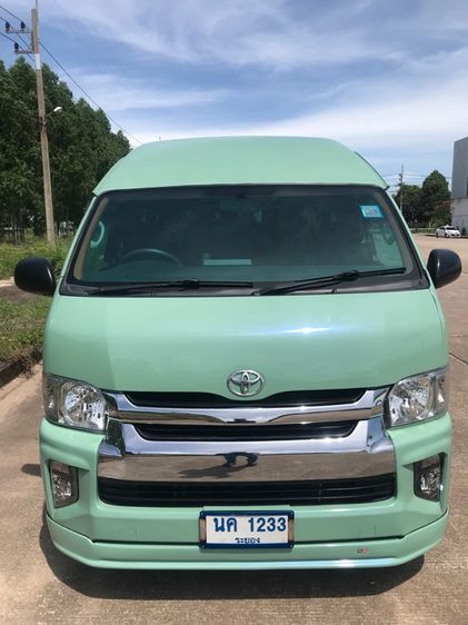 รถ Toyota Commuter 2.5 สี เขียว