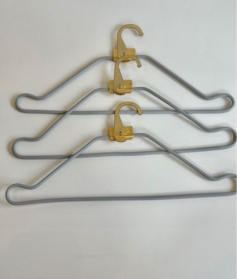 ไม้แขวนเสื้อ Louis Vuitton for Carryon แท้ รูปที่ 2