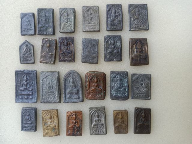 หลวงปู่ศุข 24 องค์ 2500