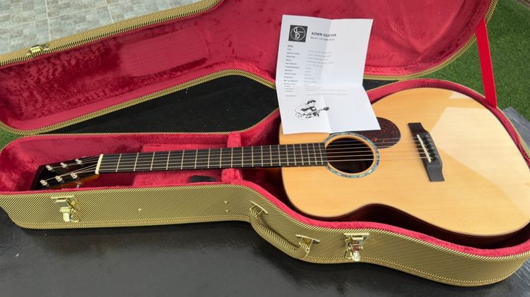 กีตาร์โปร่ง ช่างไทยทรง OM