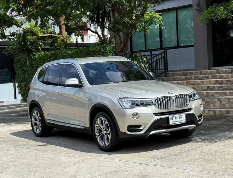 รถ BMW X3 2.0 xDrive20d 4WD สี บรอนซ์ทอง