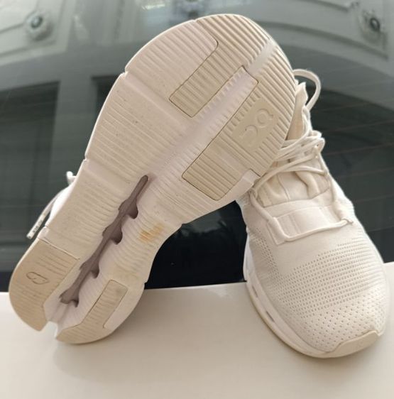 ขาย On Cloud Nova สีขาว สภาพสวย Size 38.5 -24.5cm ของแท้ รูปที่ 5