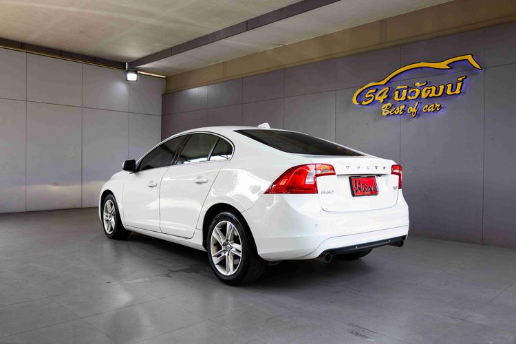 Volvo S60 2014 1.6 Drive Sedan เบนซิน ไม่ติดแก๊ส เกียร์อัตโนมัติ ขาว รูปที่ 4