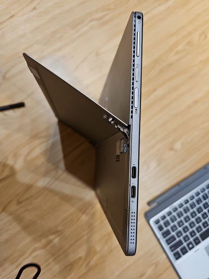 ปล่อยขายของ เก็บสะสม Dell latitude 7200 2-in-1​ detachable พร้อมอุปกรณ์ครบชุด รูปที่ 3
