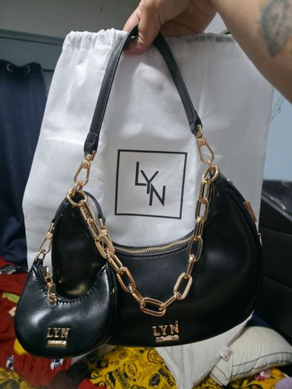 กระเป๋า Lyn diva hobo แท้จากช้อป มือ 1 