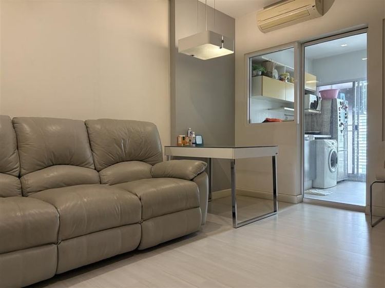 the room รัชดา ลาดพร้าว