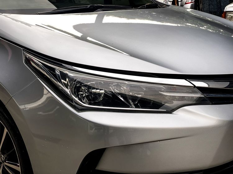 Toyota Altis 2017 1.8 E Sedan เบนซิน เกียร์อัตโนมัติ บรอนซ์เงิน รูปที่ 4