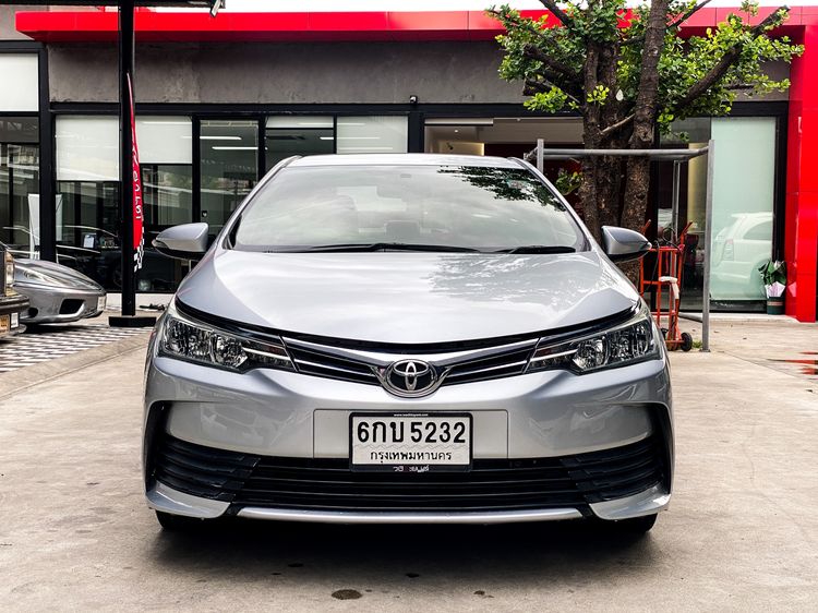 Toyota Altis 2017 1.8 E Sedan เบนซิน เกียร์อัตโนมัติ บรอนซ์เงิน รูปที่ 2