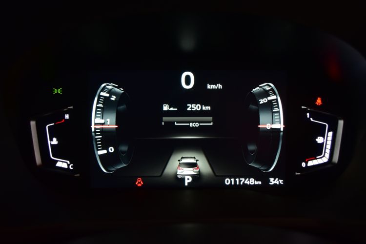 Mitsubishi Xpander 2024 1.5 Cross Utility-car เบนซิน ไม่ติดแก๊ส เกียร์อัตโนมัติ ขาว รูปที่ 2