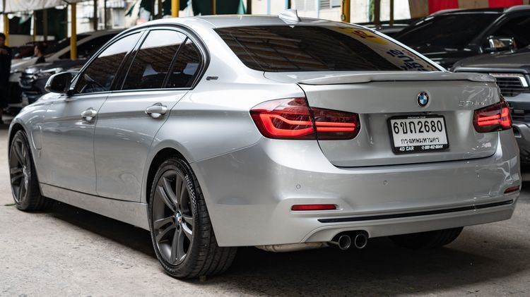 BMW Series 3 2019 330e Sedan ปลั๊กอินไฮบริด (PHEV) ไม่ติดแก๊ส เกียร์อัตโนมัติ เทา รูปที่ 3