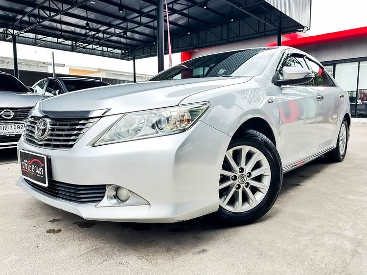 รถ Toyota Camry 2.0 G สี เทา