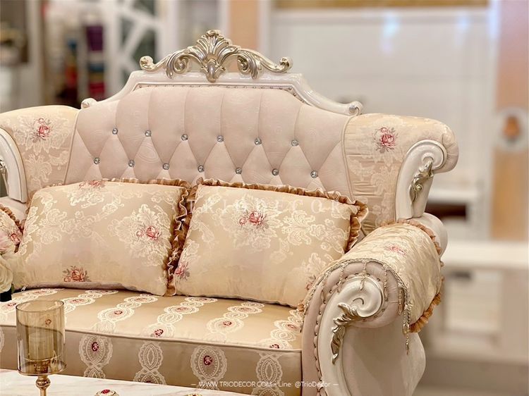 HARMONIA CLASSIC SOFA SET ชุดโซฟาหลุยส์ 3ชิ้น 3+2+1ที่นั่ง พร้อมหมอนอิงและโต๊ะกลางสุดหรู รุ่น ฮาร์โมเนีย รูปที่ 6