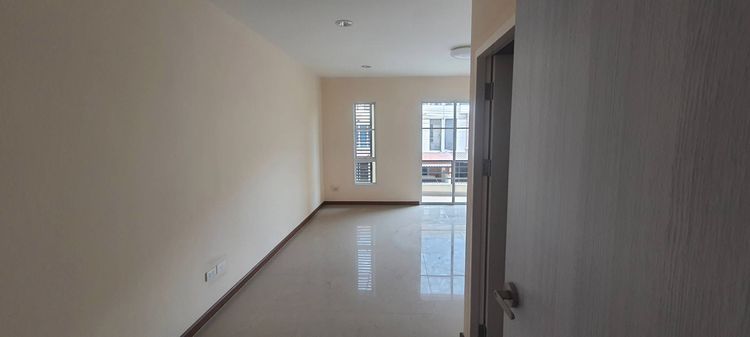 ไม่มี ด่วน หลังสุดท้ายโครงการ บ้านใหม่ ทาวน์โฮม 3 ชั้น สนามบินน้ำ รูปที่ 3