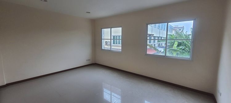 ไม่มี ด่วน หลังสุดท้ายโครงการ บ้านใหม่ ทาวน์โฮม 3 ชั้น สนามบินน้ำ รูปที่ 2