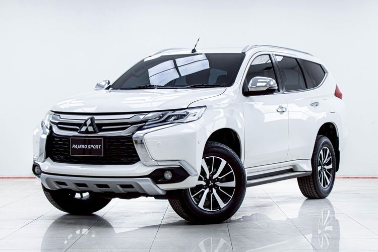 รถ Mitsubishi Pajero Sport 2.4 GT Premium 4WD สี ขาว