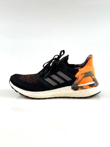 รองเท้าผ้าใบadidas 