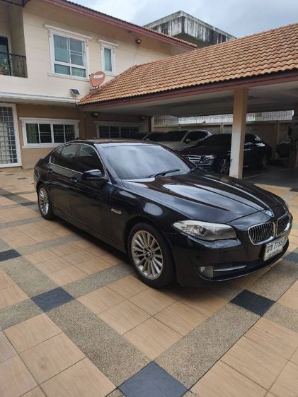 BMW Series 5 2011 523i Sedan เบนซิน ไม่ติดแก๊ส เกียร์อัตโนมัติ ดำ รูปที่ 4
