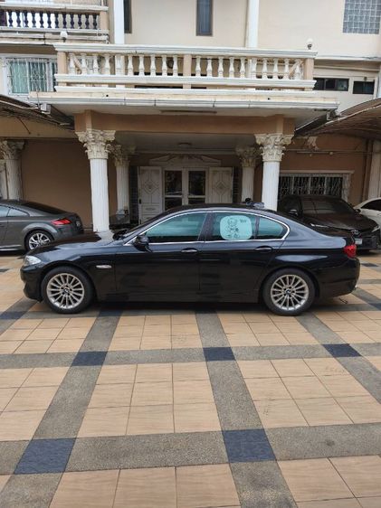 BMW Series 5 2011 523i Sedan เบนซิน ไม่ติดแก๊ส เกียร์อัตโนมัติ ดำ รูปที่ 3