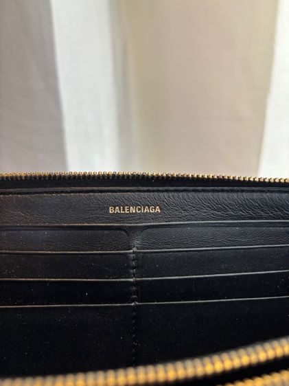 กระเป๋าสตางค์ BALENCIAGA WA006543 ของแท้ ไม่มีอุปกรณ์อื่นๆเพราะหาไม่เจอแล้ว  รูปที่ 6