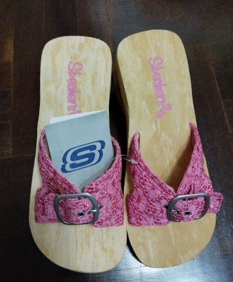 รองเท้า Skechers ใหม่ สวย 