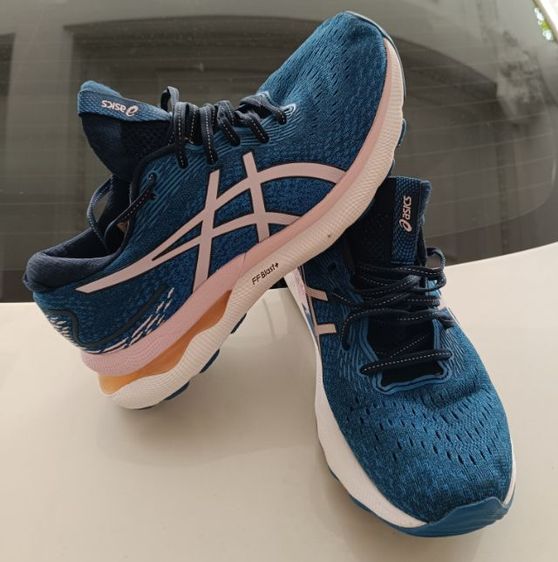 รองเท้าผ้าใบ น้ำเงิน ผ้าใบ UK 7 | EU 40 2/3 | US 8.5 ขาย รองเท้า Asics Gel Nimbus 24 size 40.5 255cm  สภาพสวย