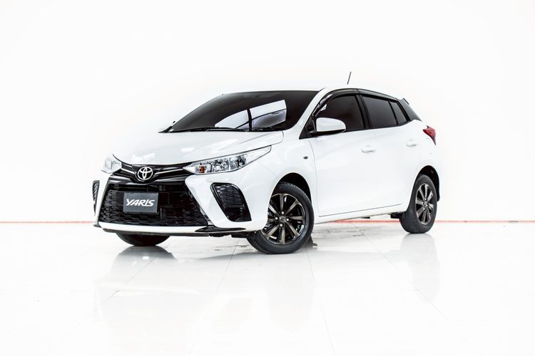 รถ Toyota Yaris 1.2 Entry สี ขาว