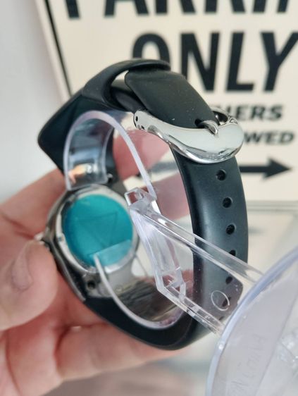 นาฬิกา Oakley Crush 2.0 Ion Plated หมาปีศาจ รูปที่ 6