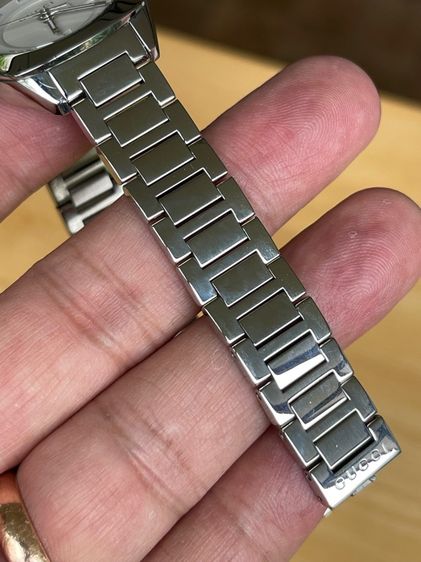 GUCCI GG2570 G Frame 29 mm Diamond Stainless Steel White Dial YA142504 รูปที่ 13