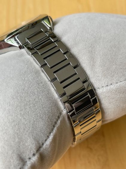 GUCCI GG2570 G Frame 29 mm Diamond Stainless Steel White Dial YA142504 รูปที่ 6