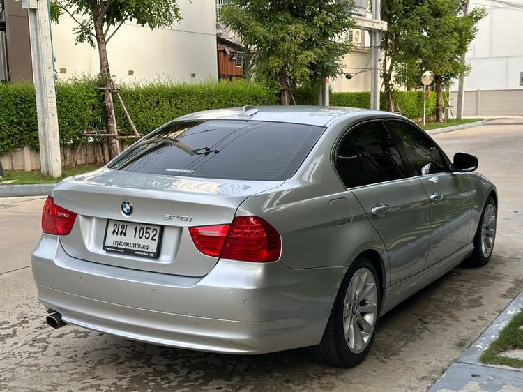 BMW Series 3 2012 320i Sedan เบนซิน ไม่ติดแก๊ส เกียร์อัตโนมัติ บรอนซ์เงิน รูปที่ 4