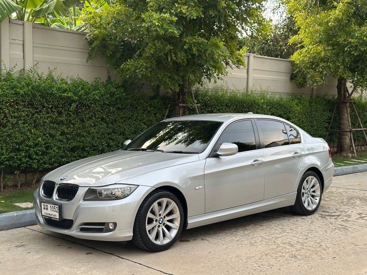 รถ BMW Series 3 320i สี บรอนซ์เงิน