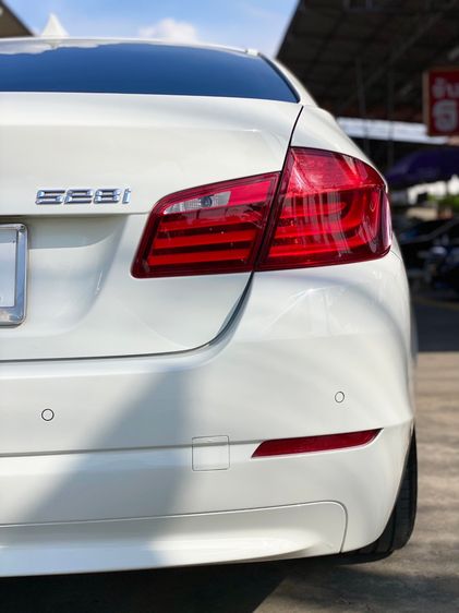 BMW Series 5 2013 528i Sedan เบนซิน ไม่ติดแก๊ส เกียร์อัตโนมัติ ขาว รูปที่ 4
