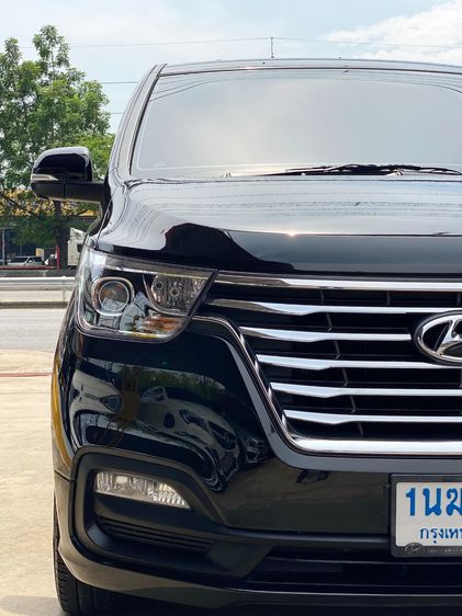 Hyundai H-1 2022 2.5 Deluxe Van ดีเซล ไม่ติดแก๊ส เกียร์อัตโนมัติ ดำ รูปที่ 2