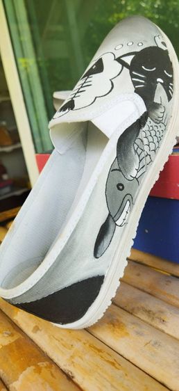 รองเท้าผ้าใบเพ้นท์มือ เบอร์ 39 รูปที่ 2