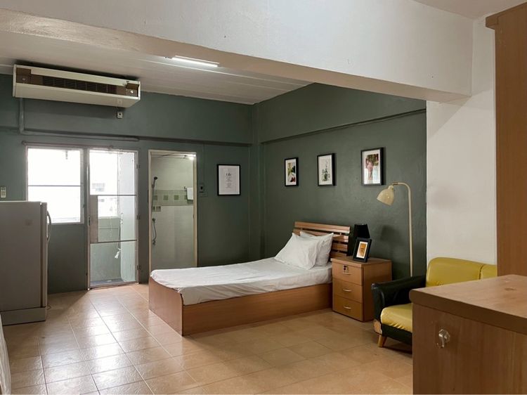 มีบางส่วน อื่นๆ สร้างเสร็จก่อน 2010 ไม่อนุญาต บางกะปิคอนโด ห้องเดี่ยว ทำเลดีมากซอยนวมินทร์ 1  รูปที่ 4