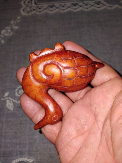 หงษ์ หยกน้ำผึ้ง สีเข้ม แกะสลักเป็นหงษ์ ขนาด กว้าง 2 ยาว 3 นิ้ว มีน้ำหนัก เนื้อดี เนื้อใส มีลายเป็นธรรมชาติ ลูบแล้วไม่คมมือ รับประกัน แท้ ฝีม รูปที่ 8