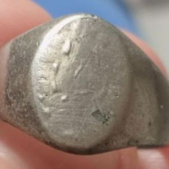 แหวนเงินลงถมหลวงพ่อโสธรปี๒๔๙๔ฐานมีผ้าทิพย์ขนาด2ซม. รูปที่ 9