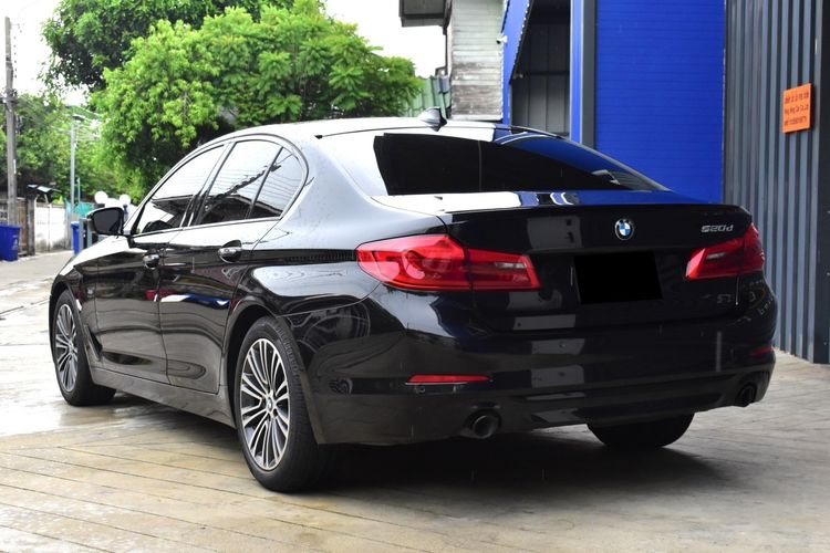 BMW Series 5 2017 520d Sedan ดีเซล เกียร์อัตโนมัติ ดำ รูปที่ 4